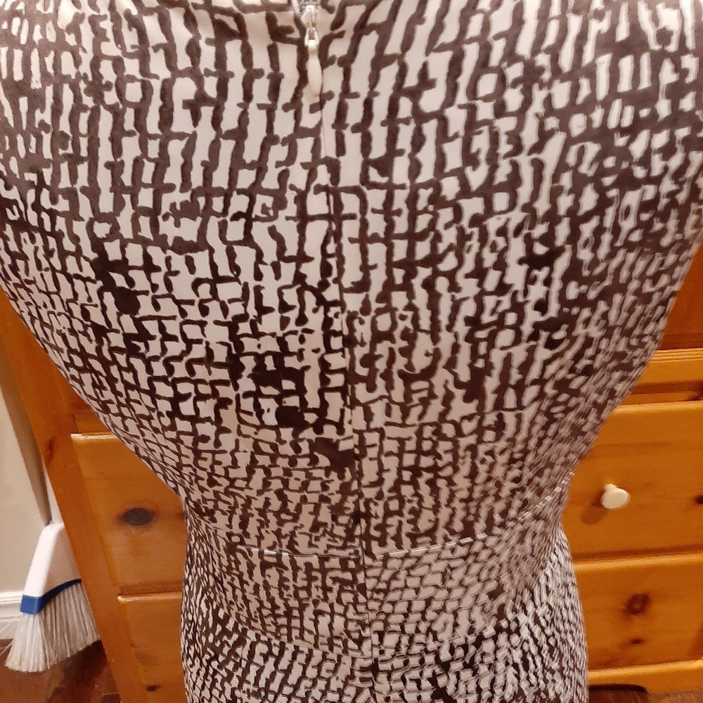 Silky feel Anne Taylor patterned dress - Picture 3 of 4